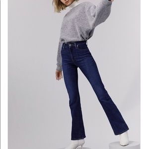 Levis bootcut dark wash jeans, Size 25